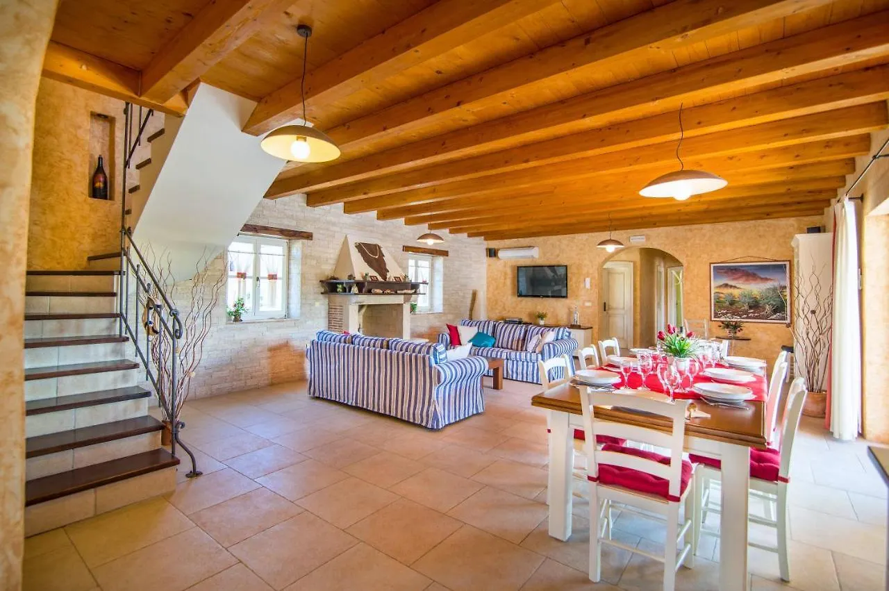 Elegant Villa In Village Pavicini, Istria Marčana 0*,  克罗地亚
